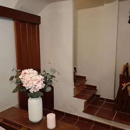 Hébergement de vacances Casita Rustica Con Patio Y Chimenea - El Cabildo Piedralaves