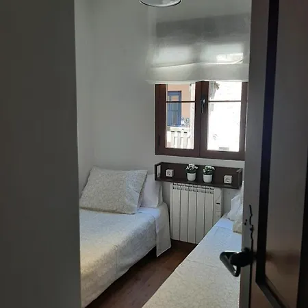 Casa Con Patio Y Chimenea En Hébergement de vacances *