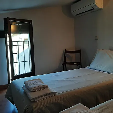 Hébergement de vacances Casita Rustica Con Patio Y Chimenea - El Cabildo Piedralaves