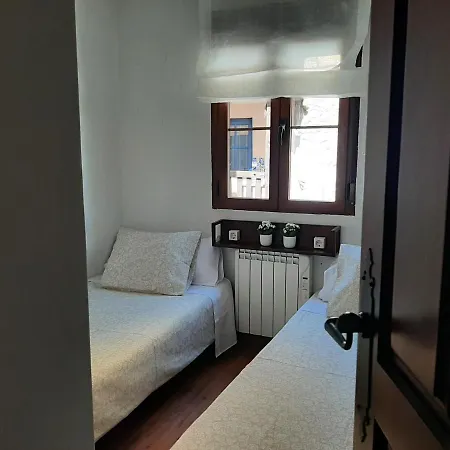 Hébergement de vacances Casita Rustica Con Patio Y Chimenea - El Cabildo Piedralaves