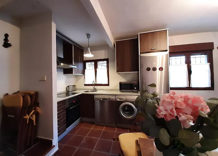 Casa Con Patio Y Chimenea En * ピエドララベス