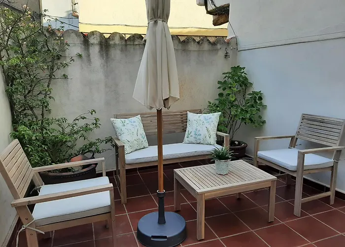 Casa Con Patio Y Chimenea En 別荘 *